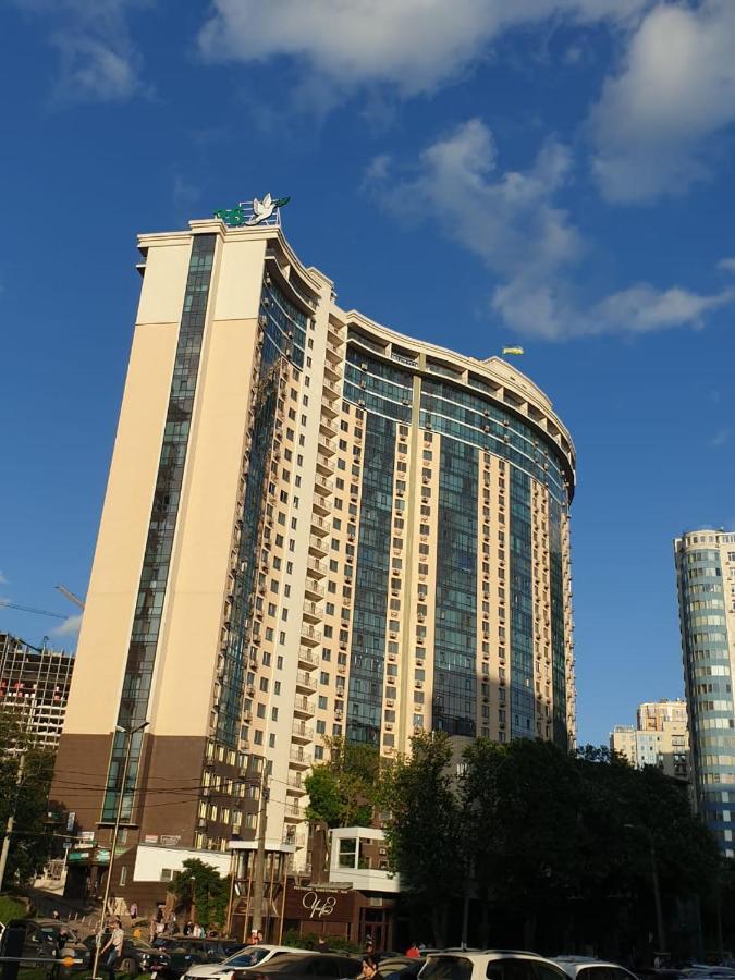 Sunny Apartments Near The Sea On Genuezskaya Odesa Exterior photo